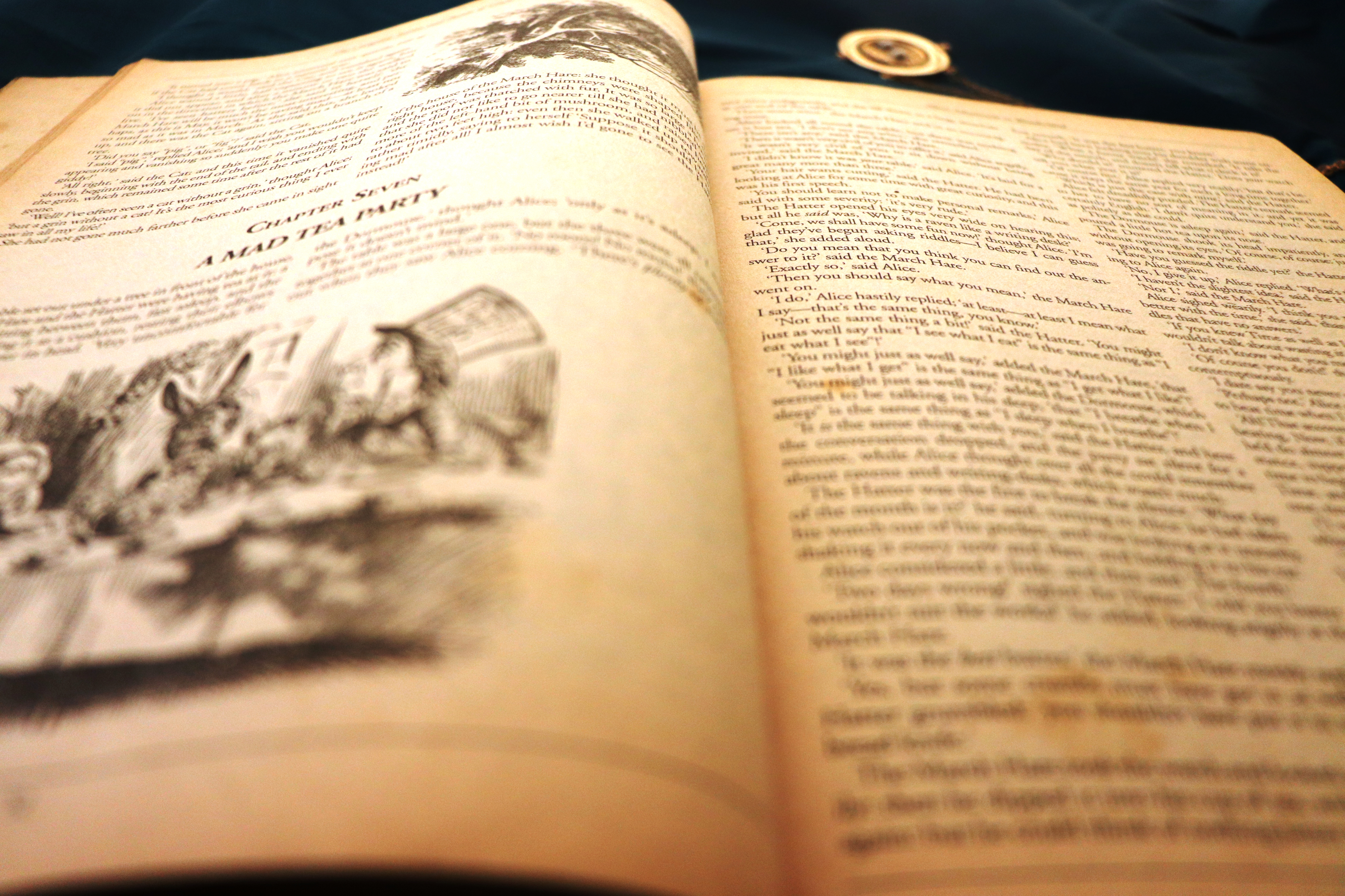 Alice in Wonderland, Mad Hatters Tea Party, #lewiscarrol, #aliceinwonderland #bookedfor100 #madhatter